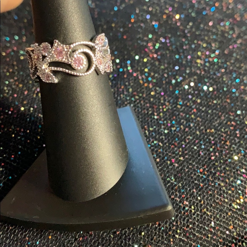 Size 6 ring - Picture 2 of 2
